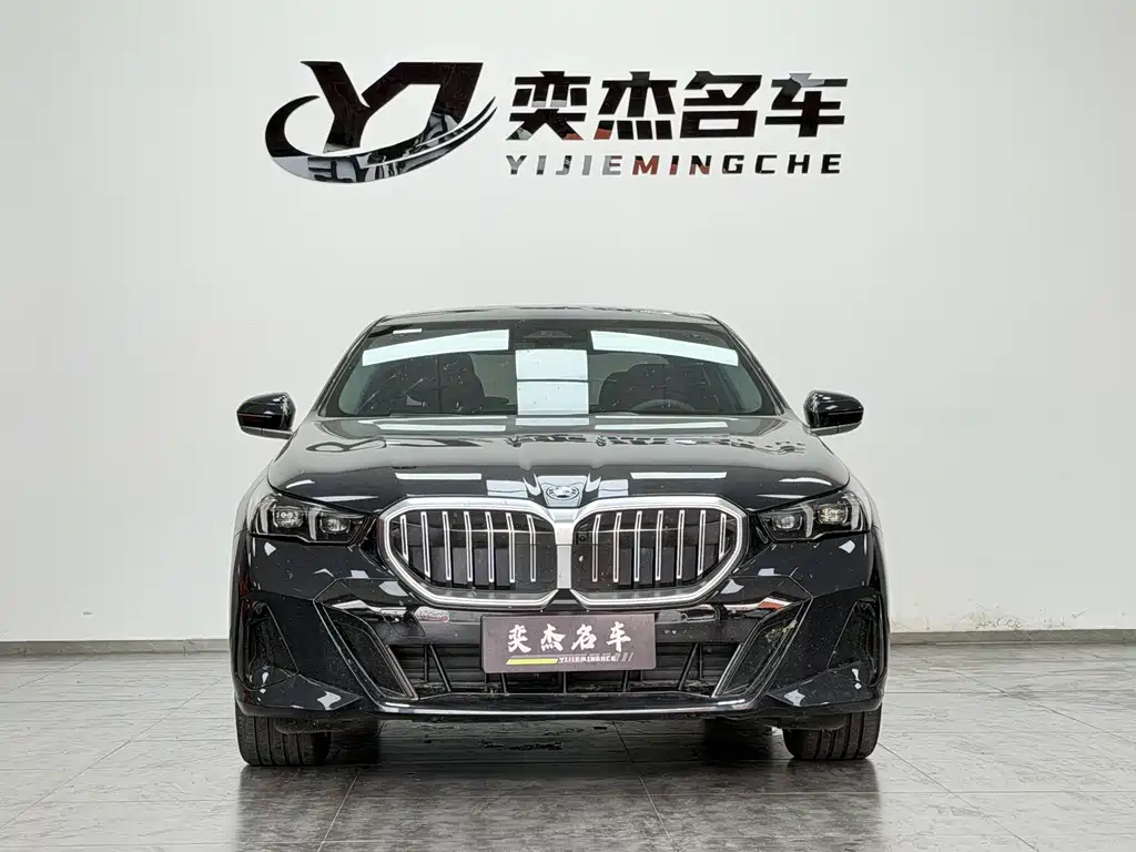BMW 5 Series 2024