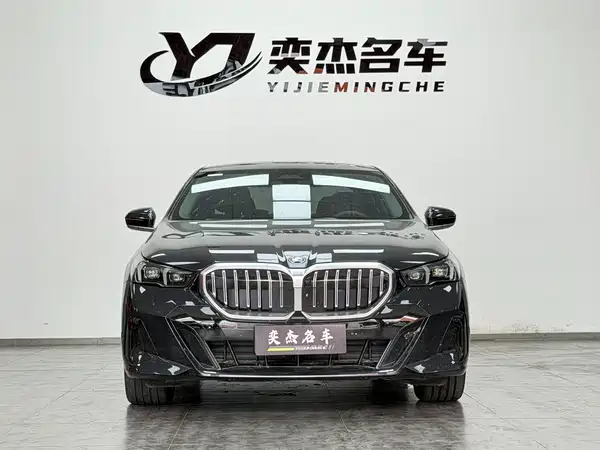 BMW 5 Series 2024