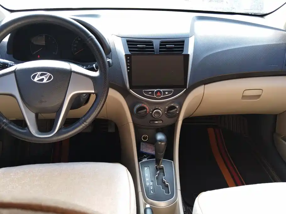 Hyundai Accent 2016 — фото 12