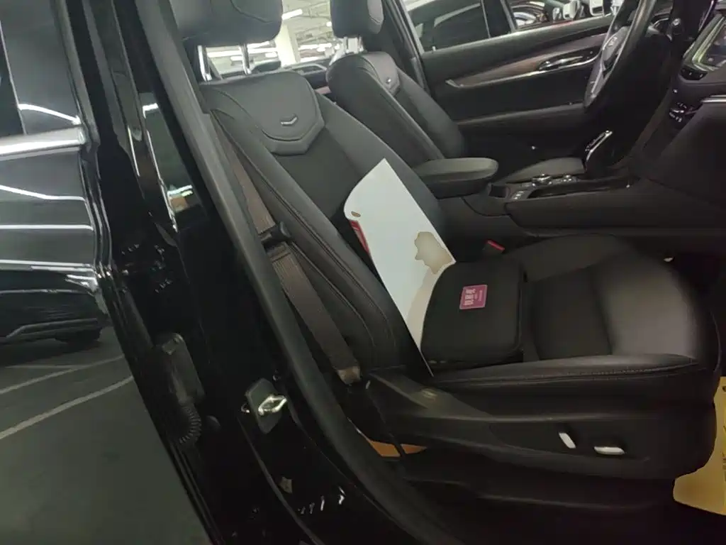 Cadillac XT5 2020 — фото 25