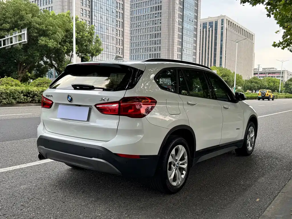 BMW X1 2017 — фото 11