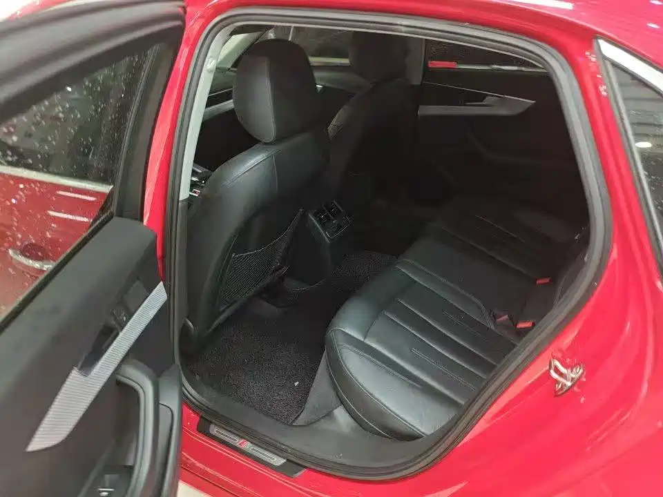 Audi A4L 2017