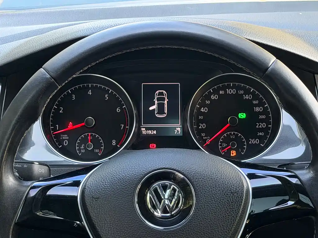 Volkswagen Golf 2017 — фото 15