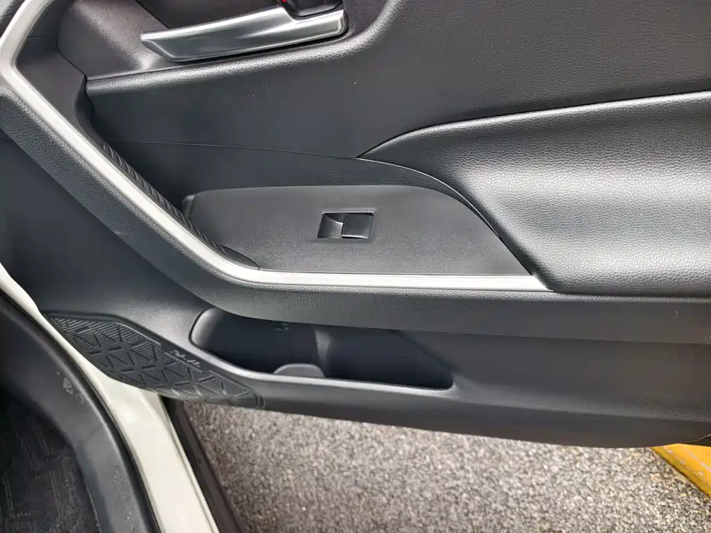 Toyota RAV4 2020 — фото 18
