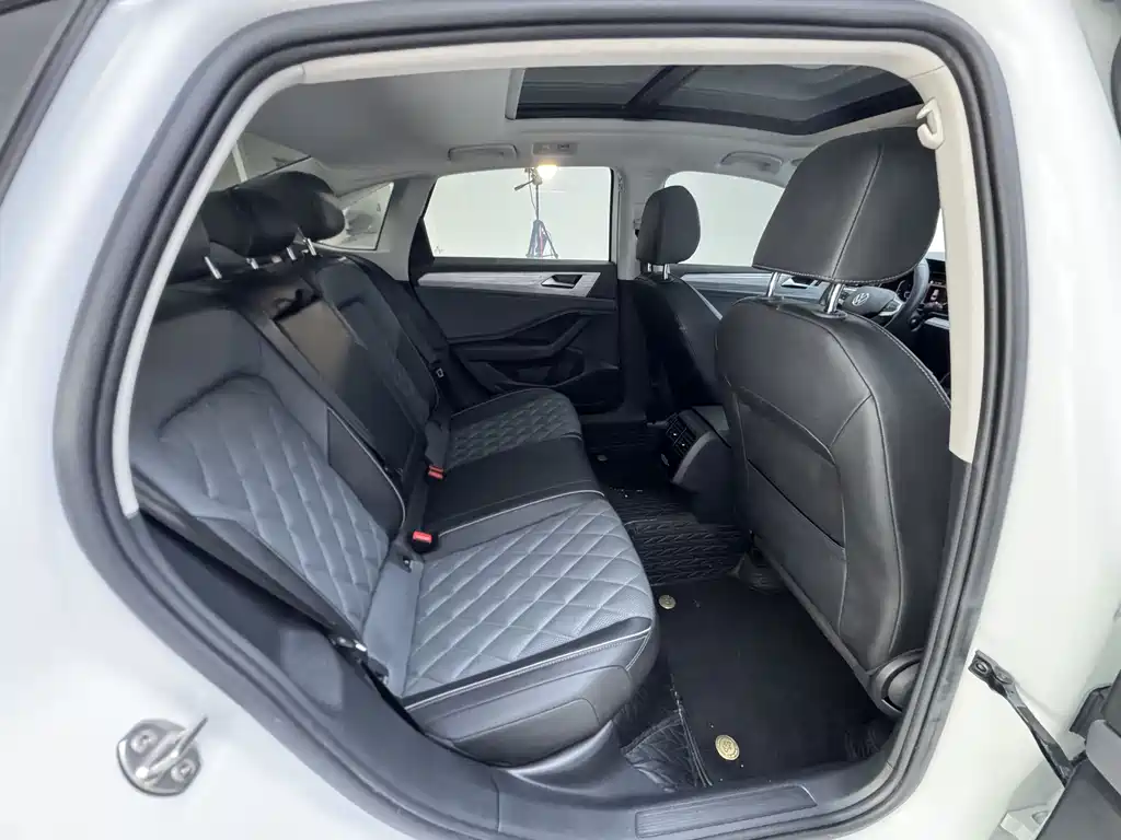 Volkswagen Sagitar 2022