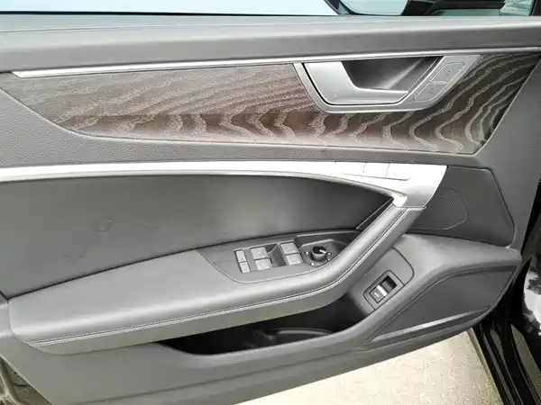 Audi A6L 2023