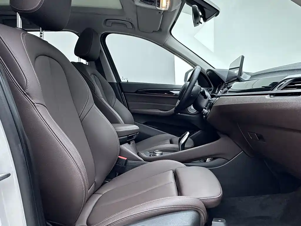 BMW X1 2022 — фото 8
