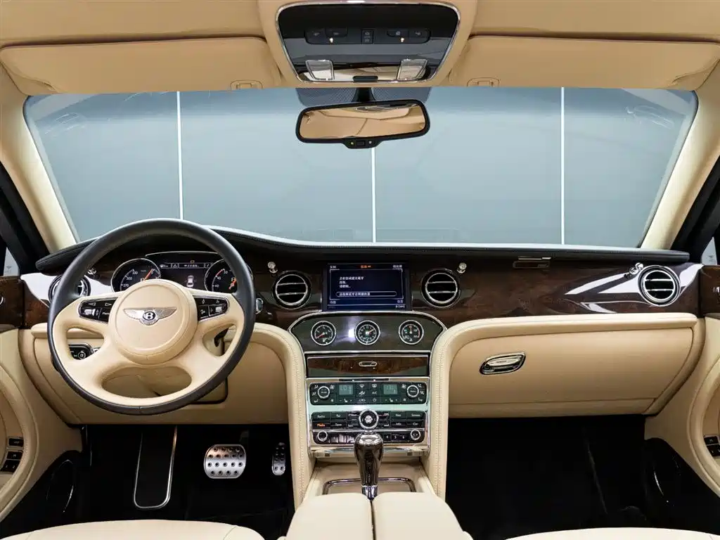 Bentley Mulsanne 2016 — фото 16
