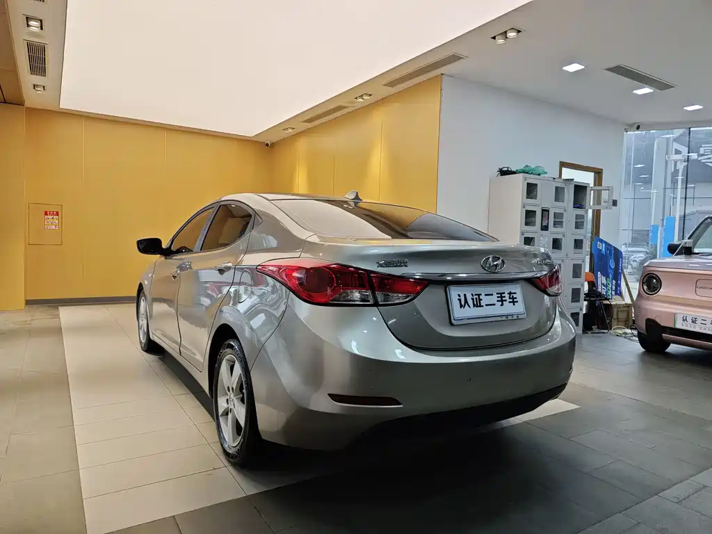 Hyundai Elantra 2014 — фото 24