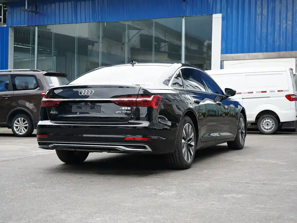 Audi A6L 2023