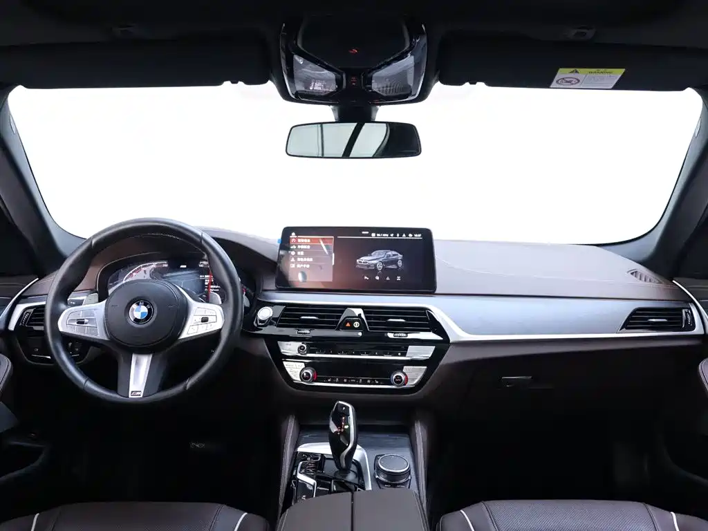 BMW 5 Series 2023 — фото 13