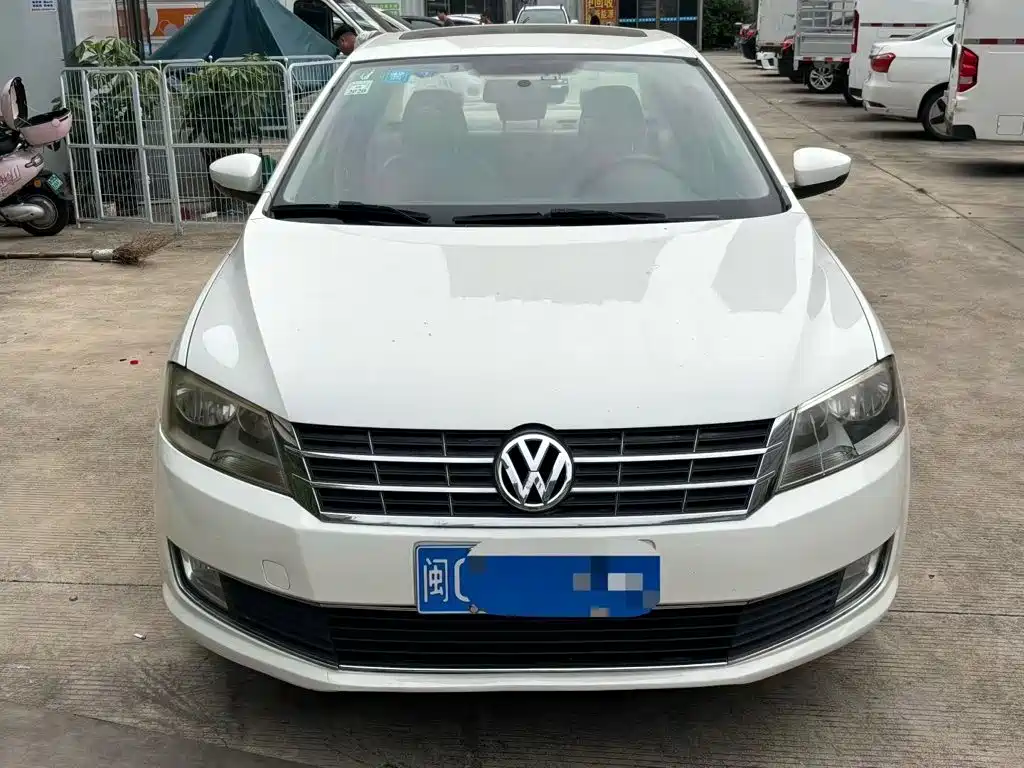 Volkswagen Lavida 2014