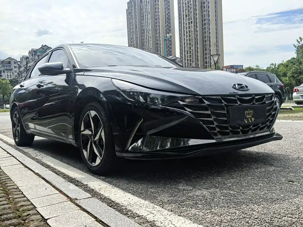 Hyundai Elantra 2022