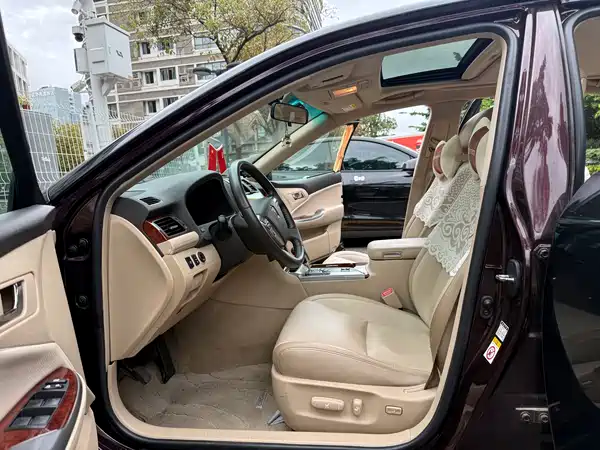 Toyota Crown 2012