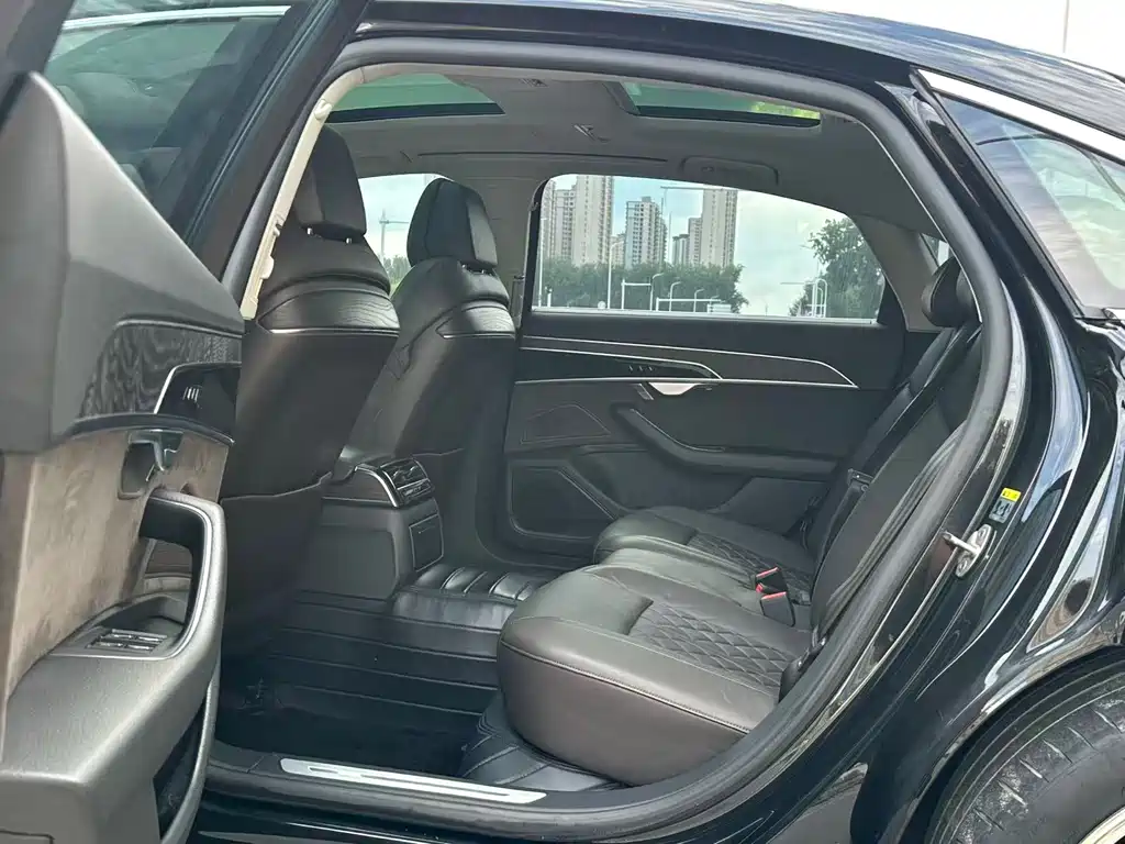 Audi A8 2022