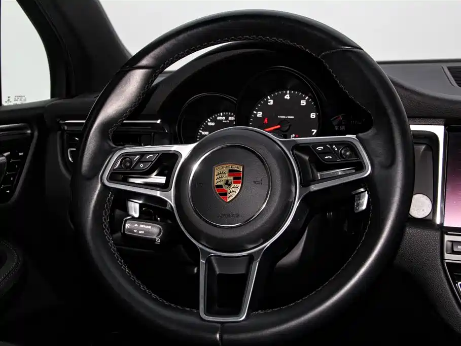 Porsche Macan 2021 — фото 12