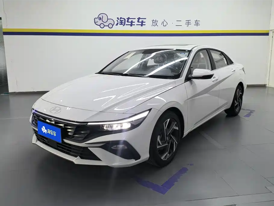 Hyundai Elantra 2025