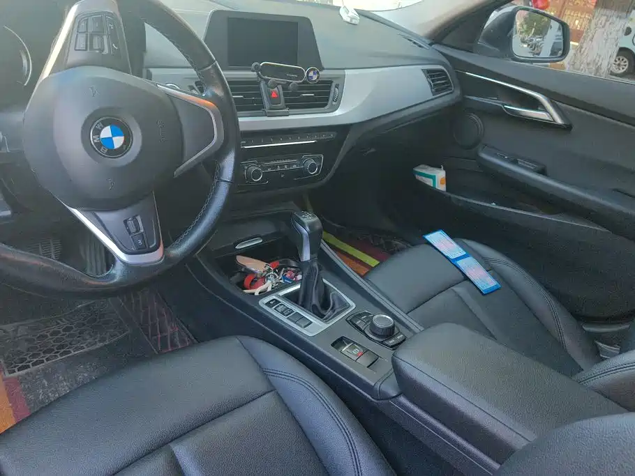 BMW 1 Series 2019 — фото 12