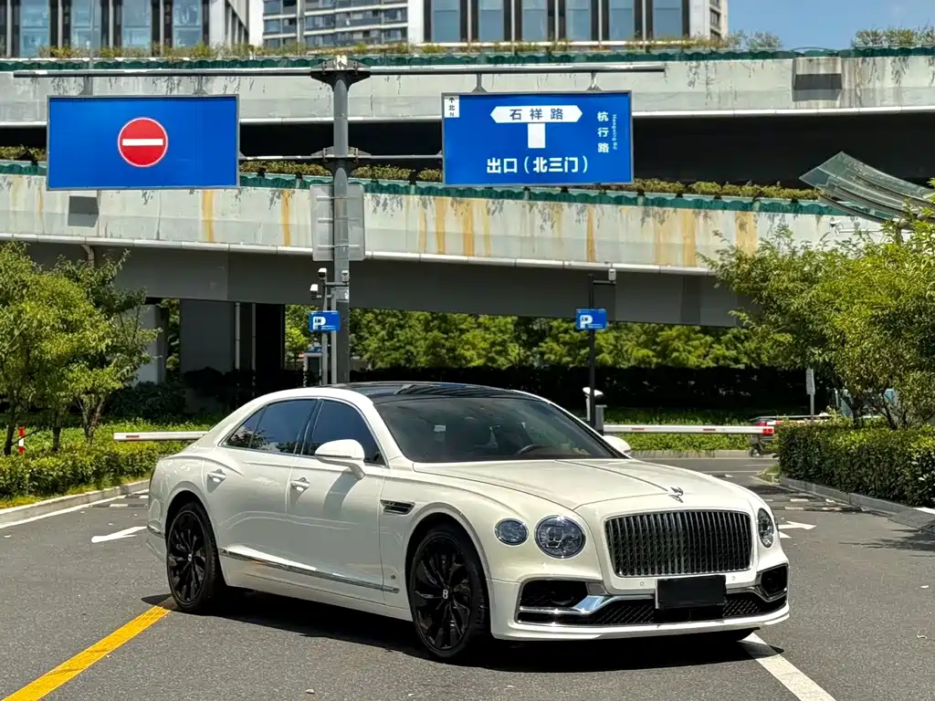 Bentley Flying Spur 2022 — фото 3