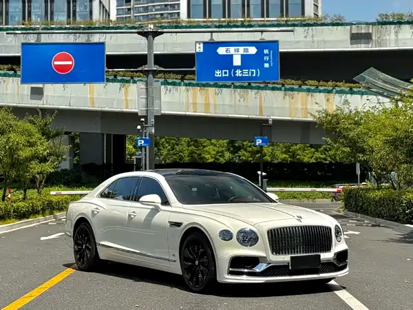 Bentley Flying Spur 2022