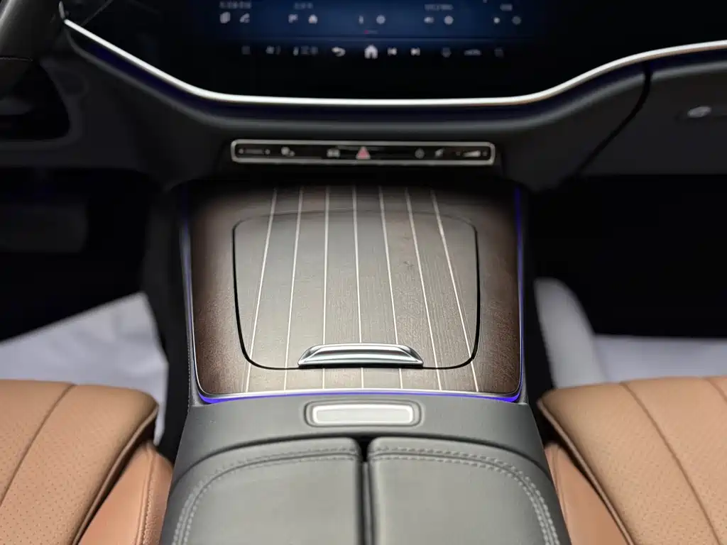 Mercedes-Benz E-Class 2024 — фото 19