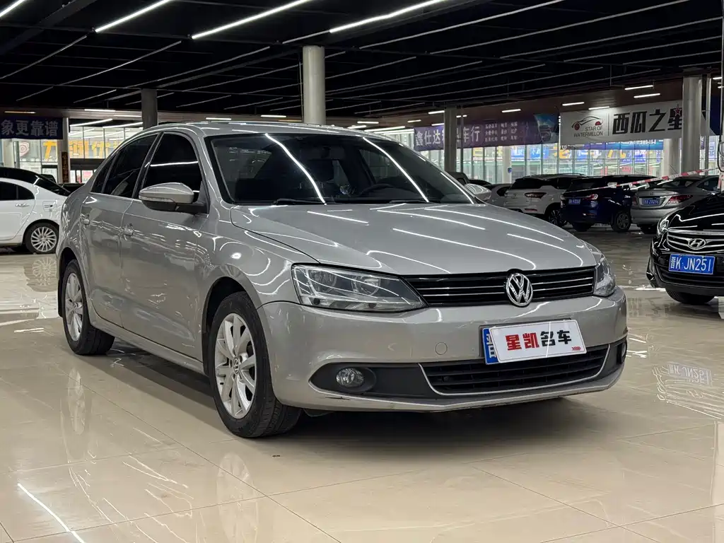 Volkswagen Sagitar 2013