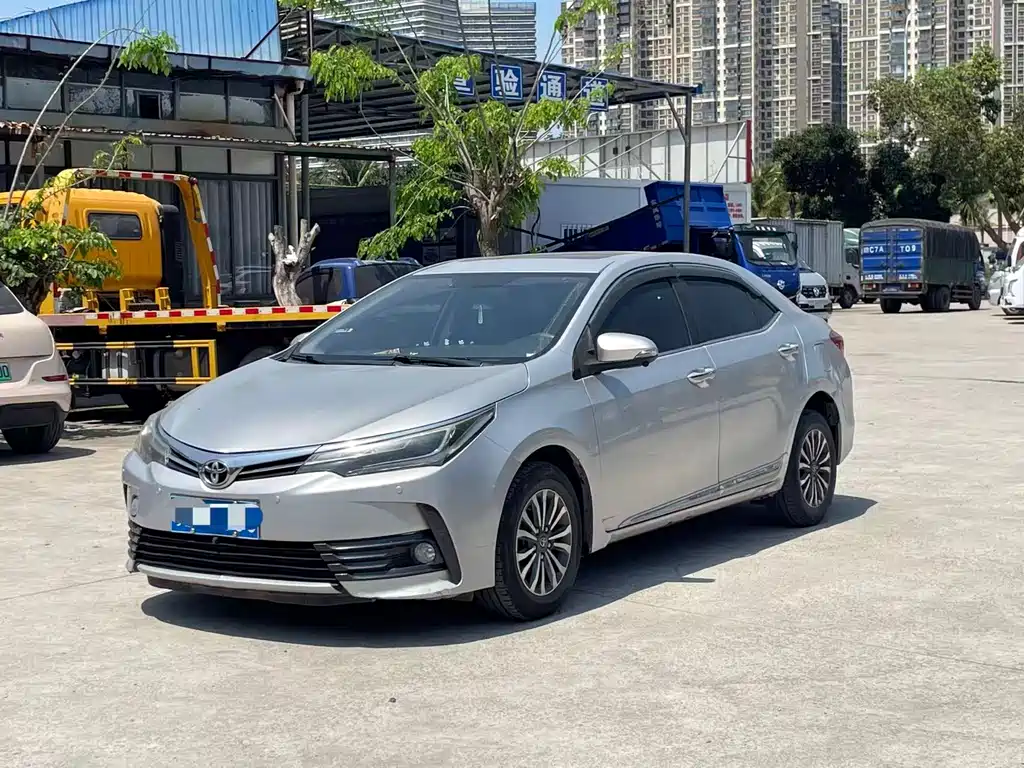 Toyota Corolla 2018 — фото 1