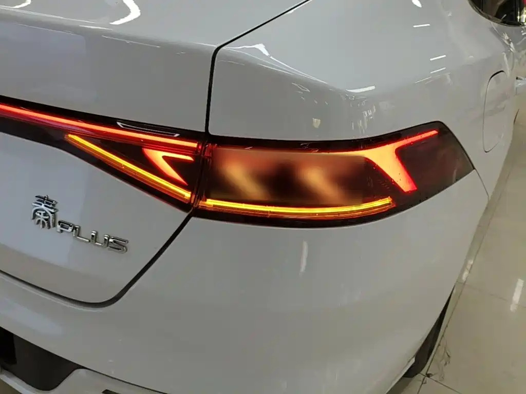 BYD Qin PLUS 2023 — фото 8