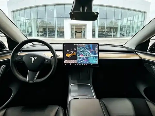 Tesla Model Y 2021