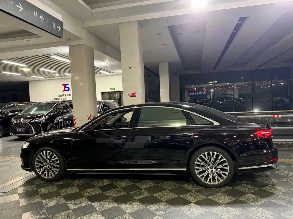 Audi A8 2021