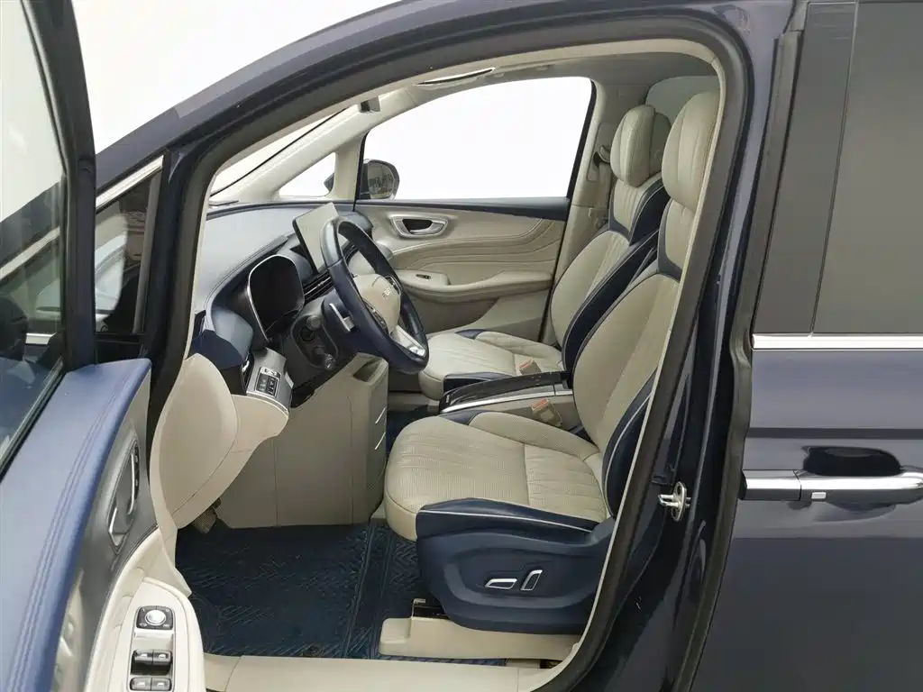 Roewe iMAX8 2020 — фото 10