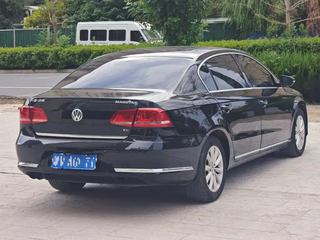 Volkswagen Magotan 2013