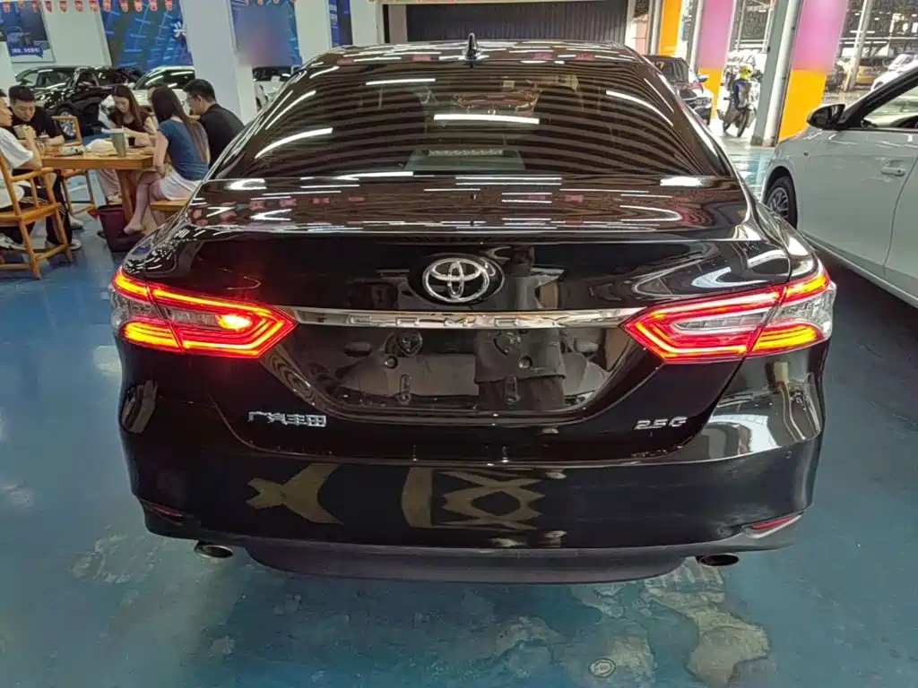 Toyota Camry 2021 — фото 6