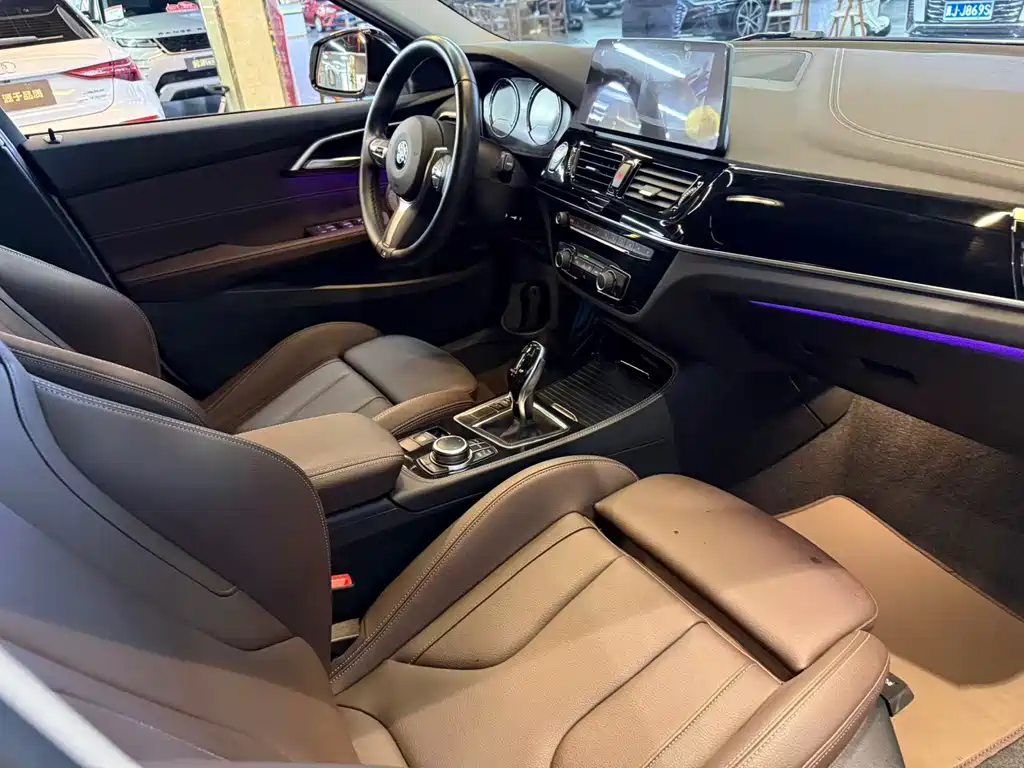 BMW 1 Series 2023 — фото 13