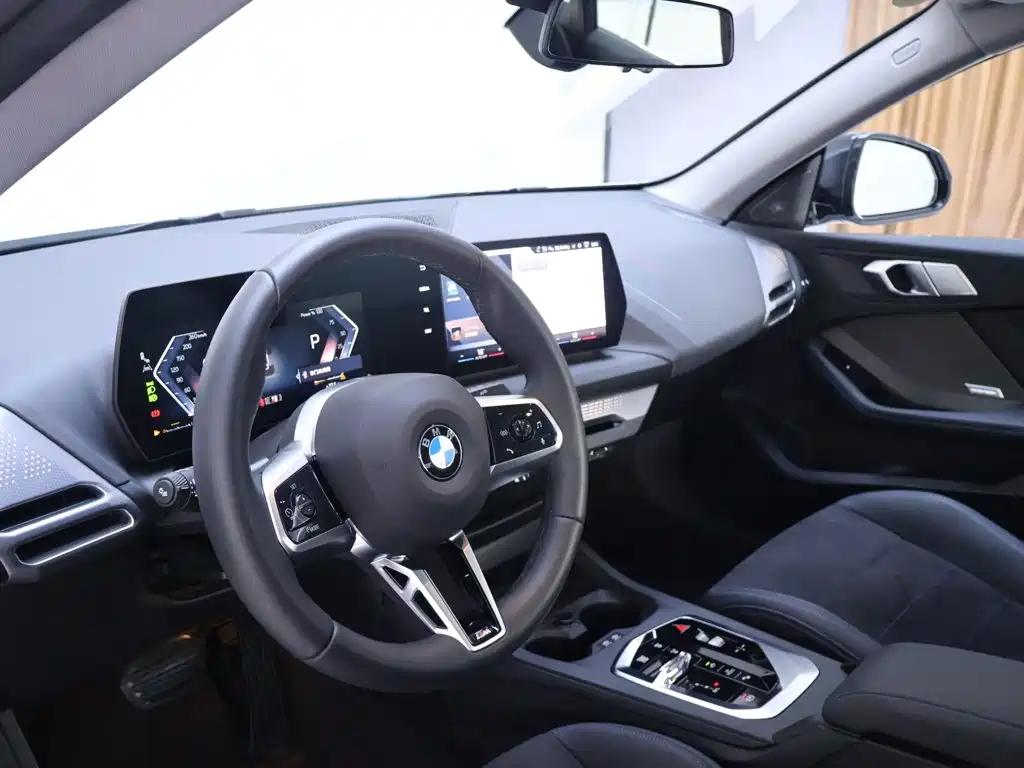 BMW 2 Series 2025 — фото 11
