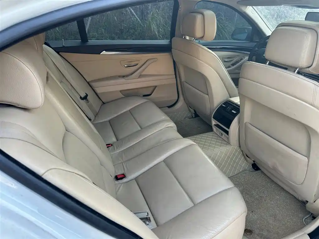 BMW 5 Series 2012 — фото 15