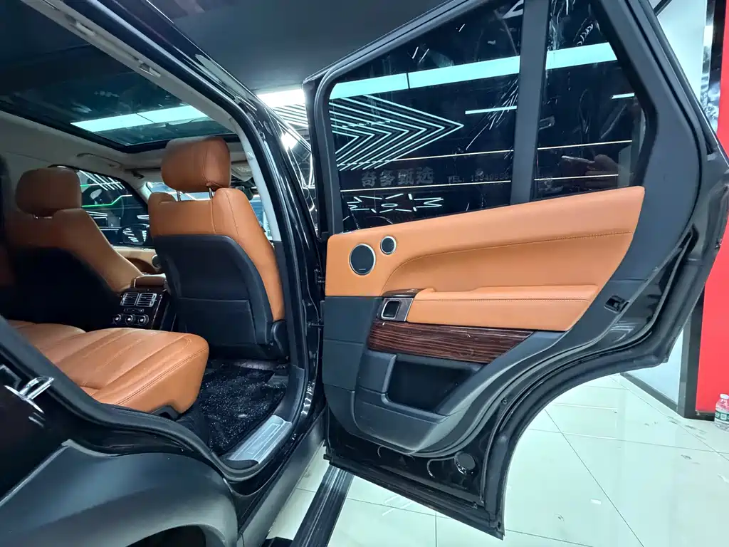 Land Rover Range Rover 2018 — фото 24