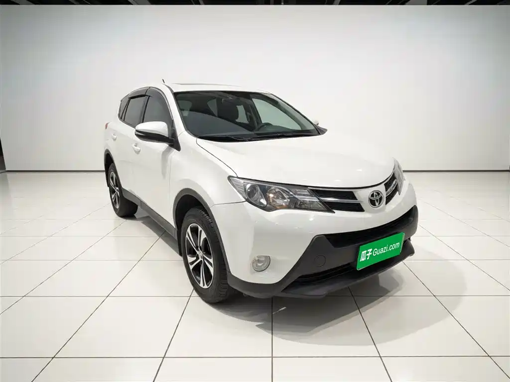 Toyota RAV4 2015 — фото 4