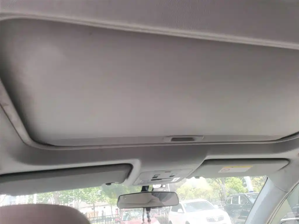 Toyota RAV4 2015 — фото 18