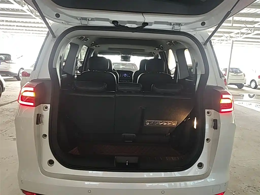 GAC Motor Trumpchi M6 2023 — фото 19