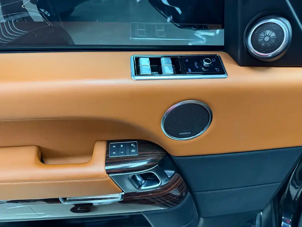 Land Rover Range Rover 2018 — фото 27