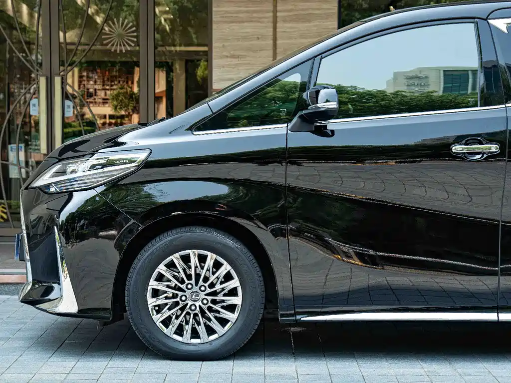 Lexus LM 2023