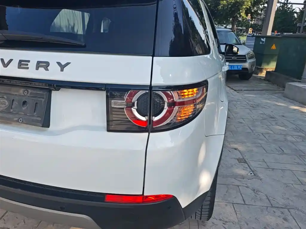 Land Rover Discovery Sport 2018 — фото 8
