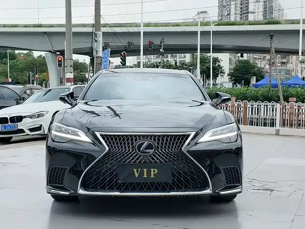 Lexus LS 2021