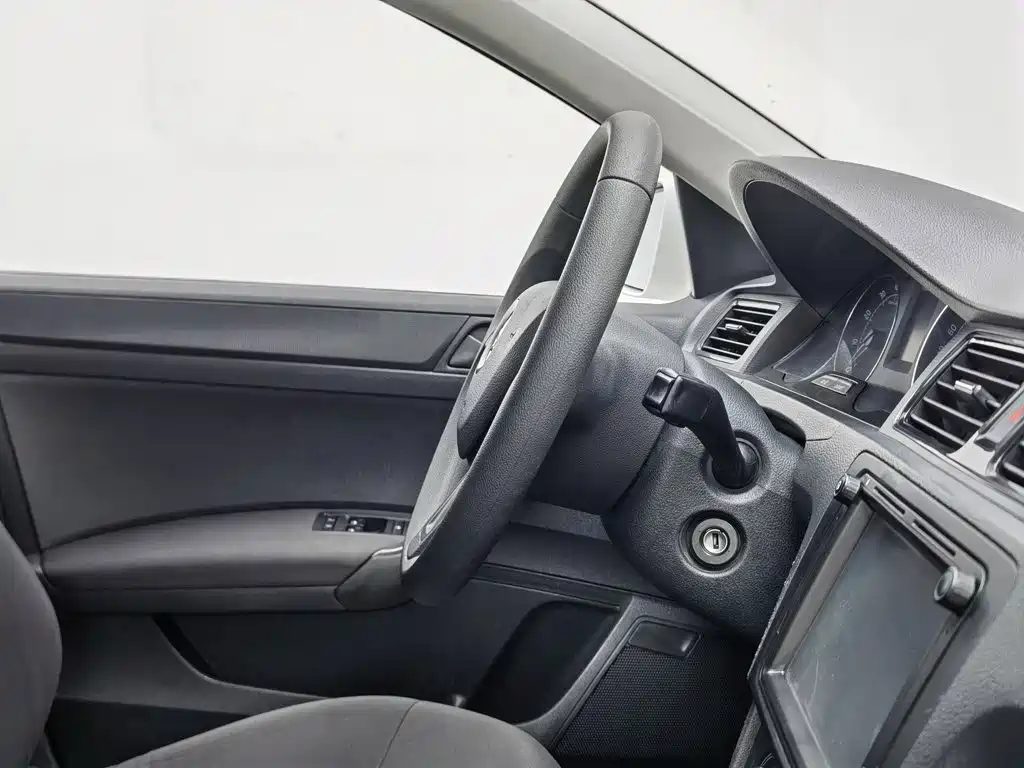 Skoda Rapid Spaceback 2017 — фото 22