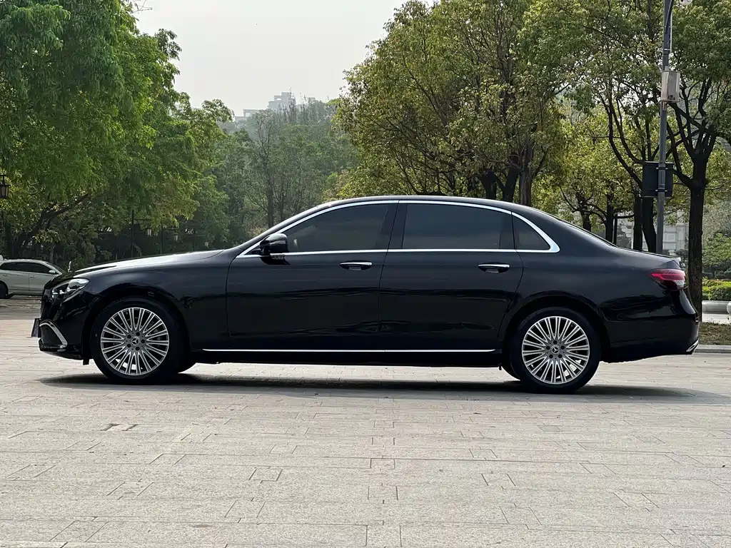 Mercedes-Benz E-Class 2021