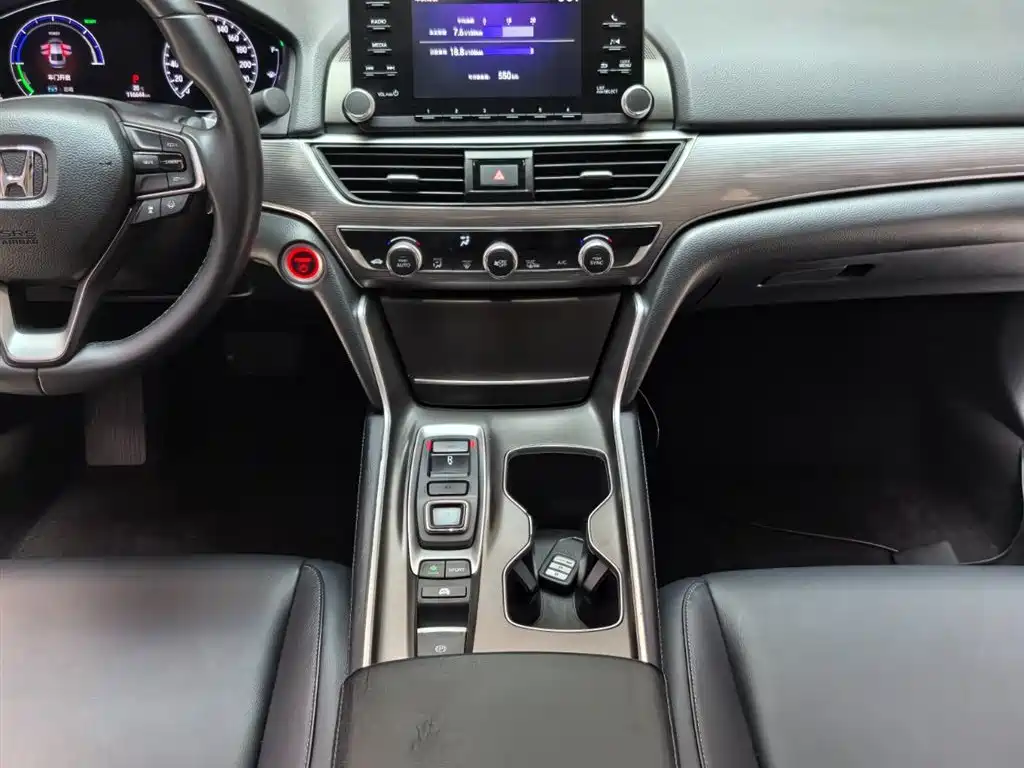 Honda Accord 2018 — фото 11