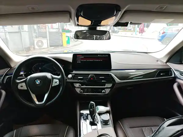 BMW 5 Series 2021