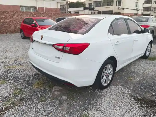 Roewe 360 2016