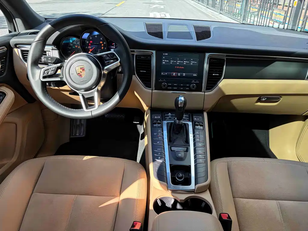 Porsche Macan 2017 — фото 15